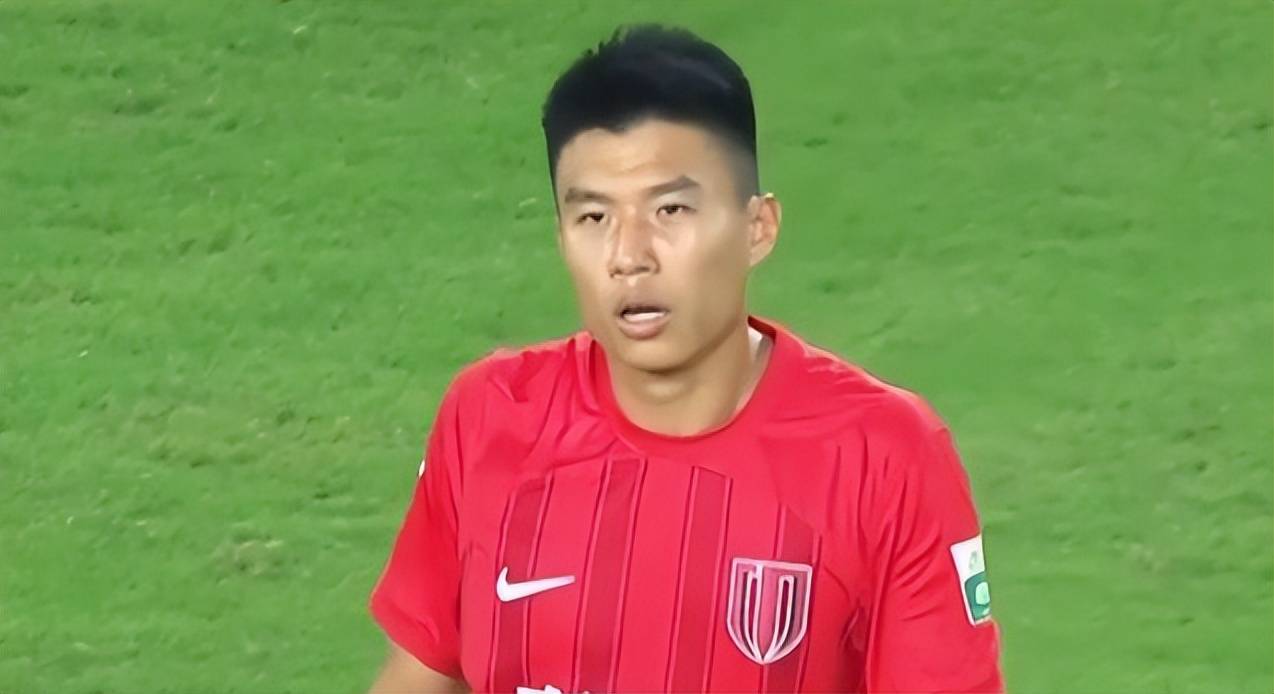 包含冲刺阶段成都蓉城备战NBA季后赛，队长鼓劲细节曝光，态度坚定，轮换策略成焦点的词条